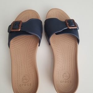 crocs women's sarah w wedge sandal